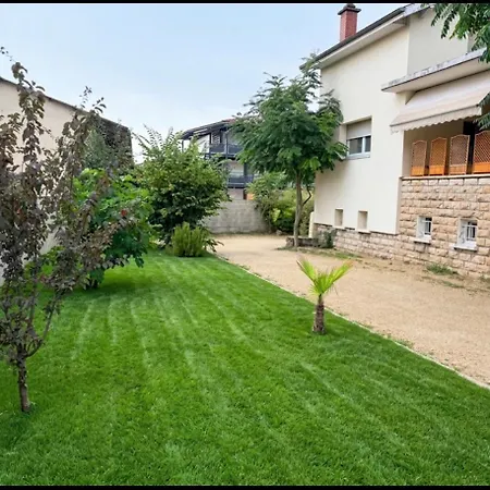 Centre Bourg, Parking Prive 아파트 부르앙브레스
